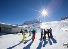 Strahlender Wintertag auf der Skipiste