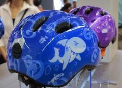 Fahrradhelm wichtiger denn je